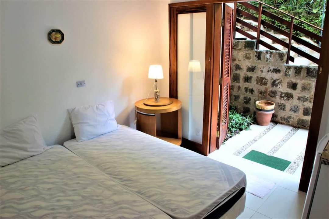 Villa Felix Suites E Chales Убатуба Екстериор снимка